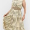 41zq-lMmuRL.jpg Women's Plus Size Dress - Clean Lines